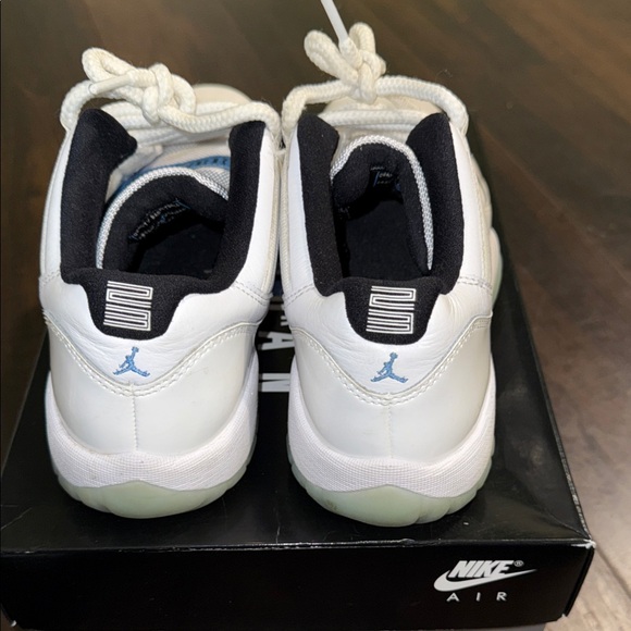 Jordan 11 low retro - Picture 2 of 4